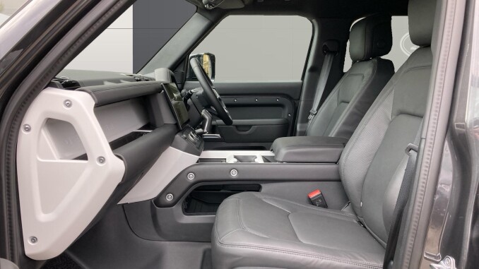 Land Rover Defender 3.0 D350 X-Dynamic HSE 130 5dr Auto Diesel Estate - Image 3